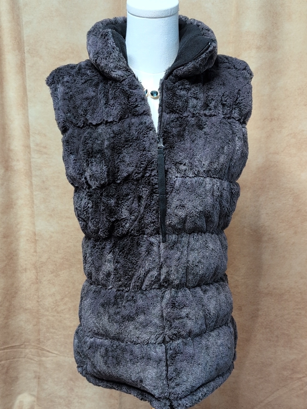 Athleta Plush Quilted Hooded Vest - Charcoal